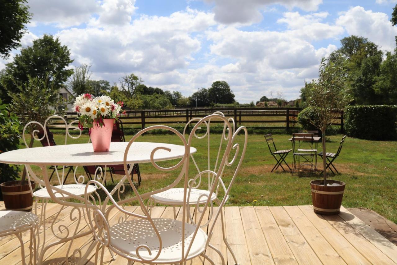 Manoir Du Taillis Bed & Breakfast Heugon Bagian luar foto